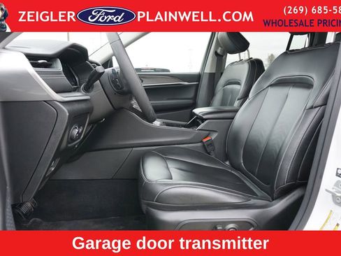 Used 2023 Jeep Grand Cherokee Limited image 17