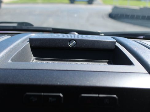 Used 2019 Ford F150 Lariat w/ Equipment Group 502A Luxury AWD/4WD image 42