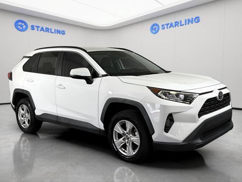 Used 2021 Toyota RAV4 XLE FWD image 14