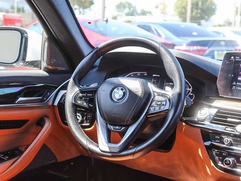 Used 2023 BMW 530e RWD image 18