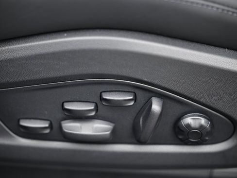 New 2025 Porsche Macan 4S Electric image 27