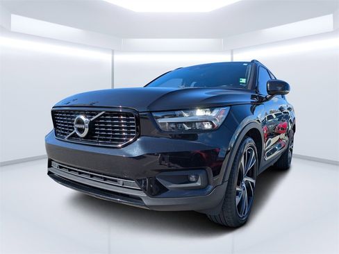 Used 2020 Volvo XC40 T5 R-Design w/ Protection Package Premier image 7