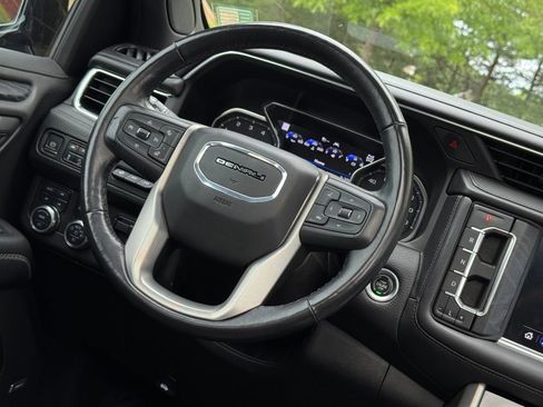 Used 2021 GMC Yukon Denali w/ Denali Ultimate Package AWD/4WD image 18