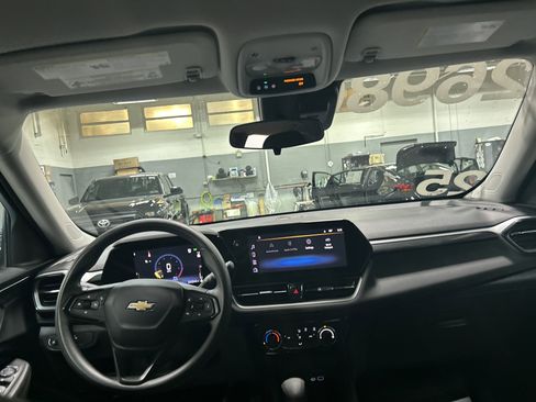 Used 2025 Chevrolet TrailBlazer LT image 24