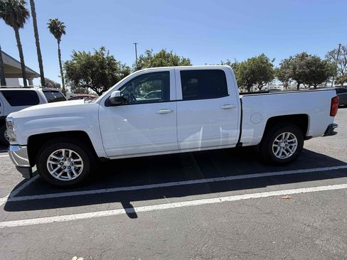 Used 2018 Chevrolet Silverado 1500 LT w/ All Star Edition image 2