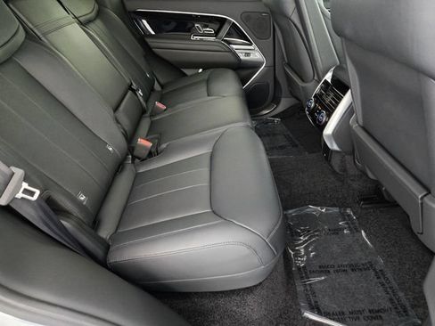 Certified 2024 Land Rover Range Rover SE AWD/4WD image 17