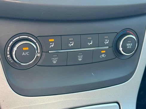 Used 2015 Nissan Sentra S FWD image 19