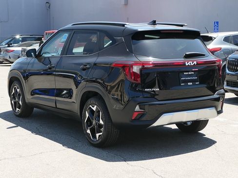 Used 2025 Kia Seltos S FWD image 6