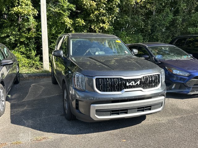 Used 2023 Kia Telluride LX FWD image 4
