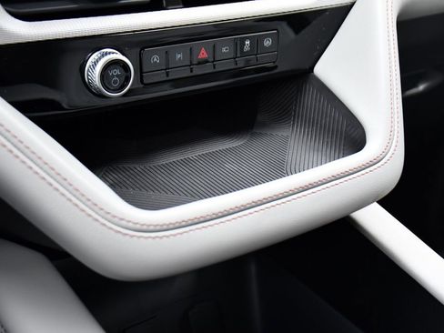 Used 2026 Ford Explorer Active w/ Active Comfort Package image 32