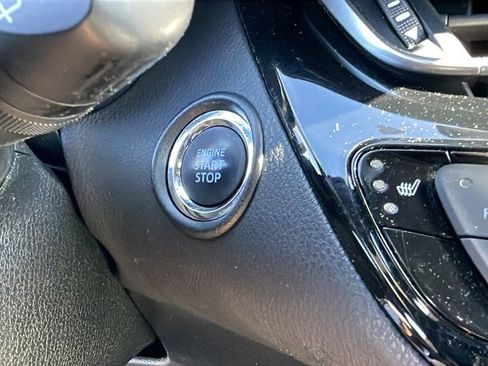 Used 2018 Toyota C-HR XLE image 22