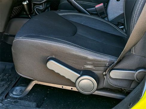 Used 2016 Jeep Wrangler Unlimited Sahara w/ Connectivity Group image 12