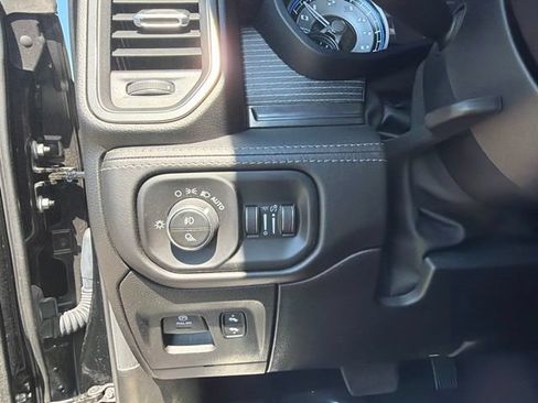Used 2020 RAM 1500 Limited w/ Black Appearance Package AWD/4WD image 25