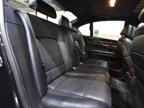 Used 2013 BMW 750i xDrive image 52