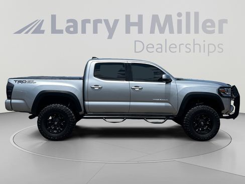 Used 2021 Toyota Tacoma TRD Off-Road w/ Technology Package AWD/4WD image 6