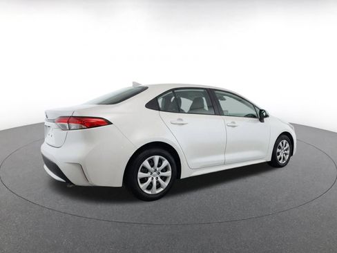 Used 2025 Toyota Corolla LE FWD image 9