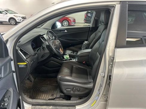 Used 2017 Hyundai Tucson SE Plus AWD/4WD image 5
