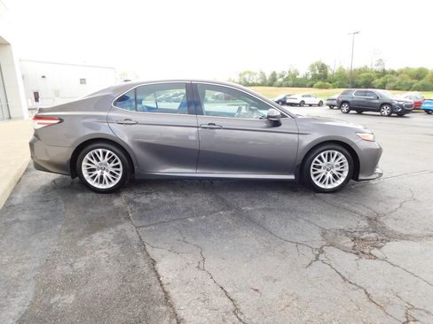 Used 2018 Toyota Camry XLE w/ Audio Package FWD image 2