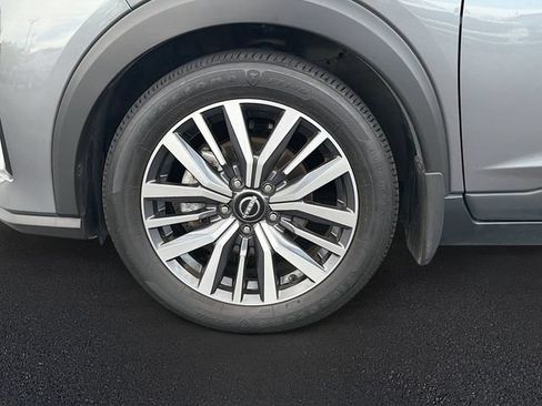 Used 2023 Nissan Kicks SV w/ Interior Electronics Package FWD image 29
