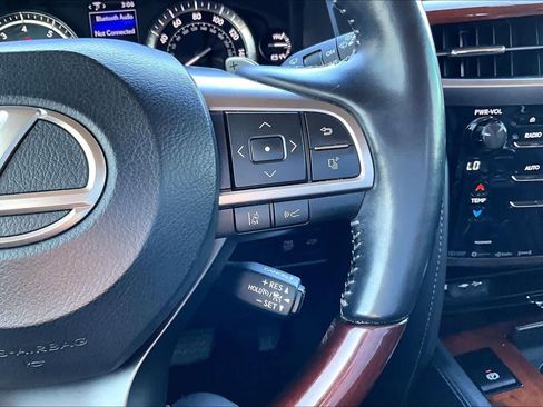 Used 2020 Lexus LX 570 4WD w/ Luxury Package image 24