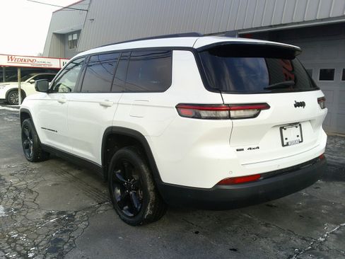 Used 2022 Jeep Grand Cherokee L Laredo image 3