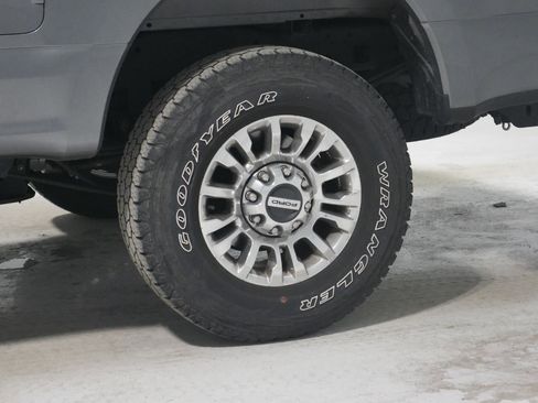 Certified 2022 Ford F250 XLT w/ XLT Premium Package image 9