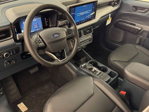 New 2025 Ford Maverick Lariat w/ Black Appearance Package image 4