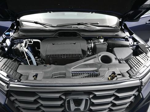 Used 2025 Honda Pilot Sport image 24