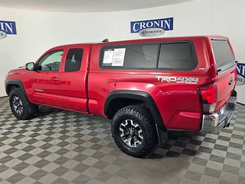 Used 2016 Toyota Tacoma TRD Off-Road AWD/4WD image 27