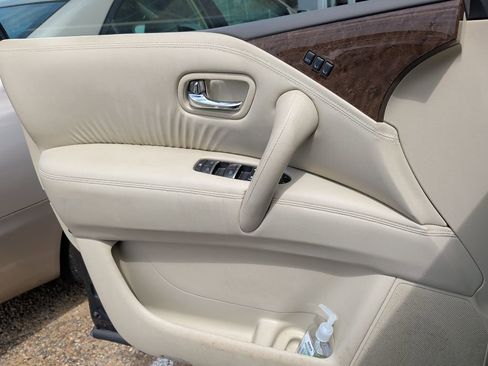 Used 2015 INFINITI QX80 Luxe w/ 22" Wheel Package image 5