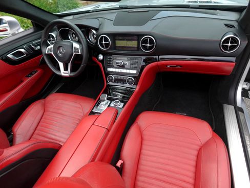 Used 2013 Mercedes-Benz SL 550 image 17