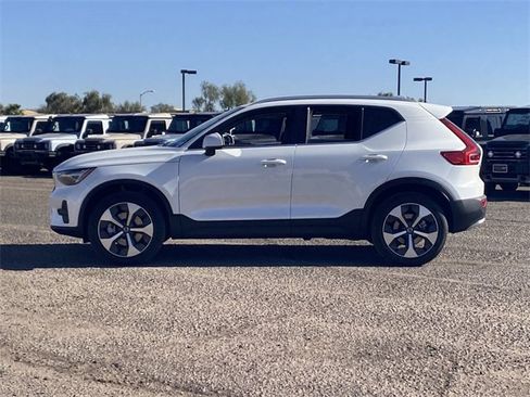 New 2025 Volvo XC40 B5 Core w/ Protection Package Premier image 10