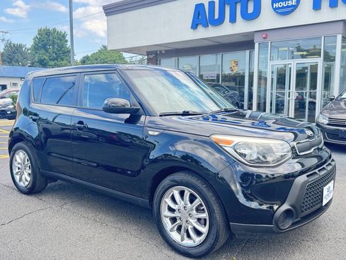 Used 2014 Kia Soul FWD image 2