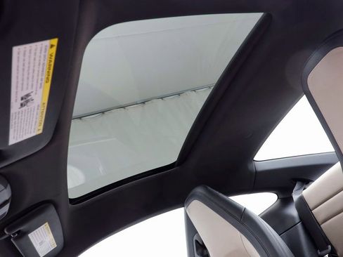 Used 2025 Porsche 911 Carrera image 17