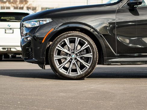 Used 2022 BMW X7 M50i image 8