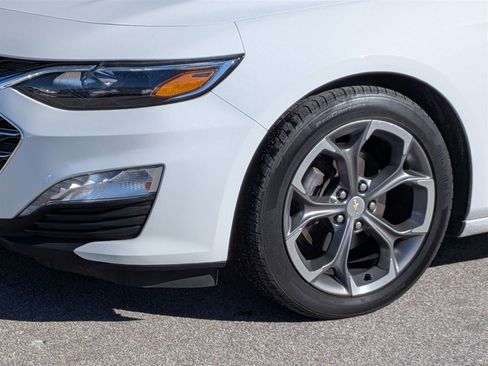 Used 2021 Chevrolet Malibu LT image 9