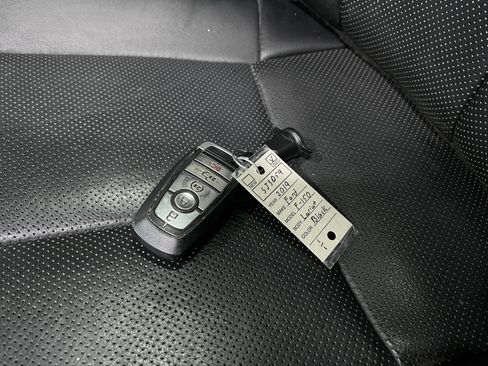 Used 2019 Ford F150 Lariat w/ Equipment Group 502A Luxury AWD/4WD image 35