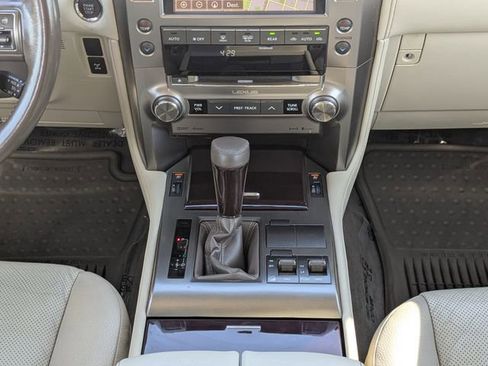 Used 2018 Lexus GX 460 Premium w/ Premium Package image 17