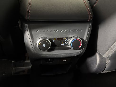 Used 2025 Ford Explorer ST-Line w/ ST-Line Street Pack image 37