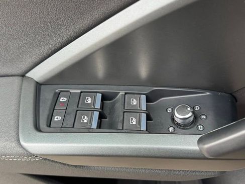 Used 2021 Audi Q3 2.0T Premium w/ Convenience Package image 9