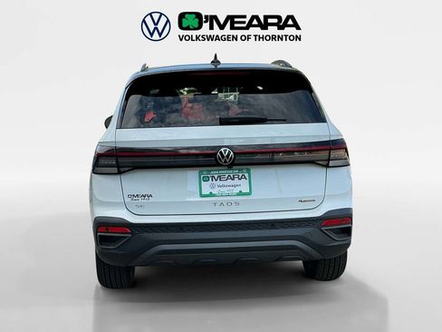 Used 2025 Volkswagen Taos SE AWD/4WD image 4