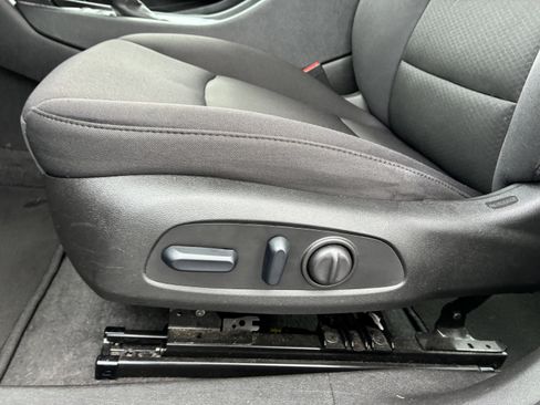 Used 2024 Chevrolet Malibu LT FWD image 25
