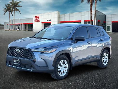 Used 2025 Toyota Corolla Cross L image 6