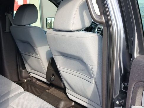 Used 2011 Ford F150 XLT w/ XLT Chrome Pkg image 11