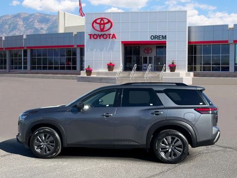 Used 2025 Nissan Pathfinder SV AWD/4WD image 6