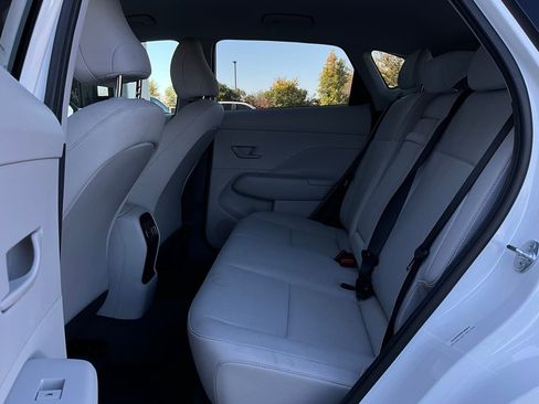 Used 2025 Hyundai Kona SEL image 11