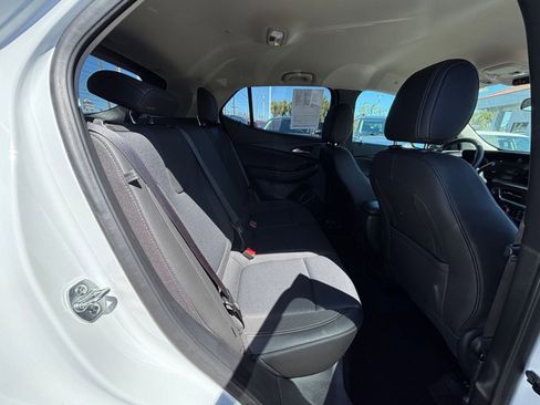 Used 2025 Buick Encore GX Preferred FWD image 38