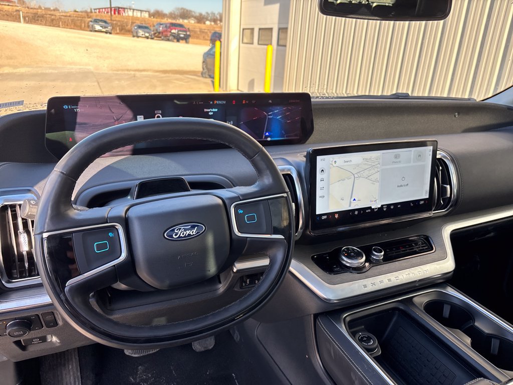 Certified 2025 Ford Expedition Platinum AWD/4WD image 15