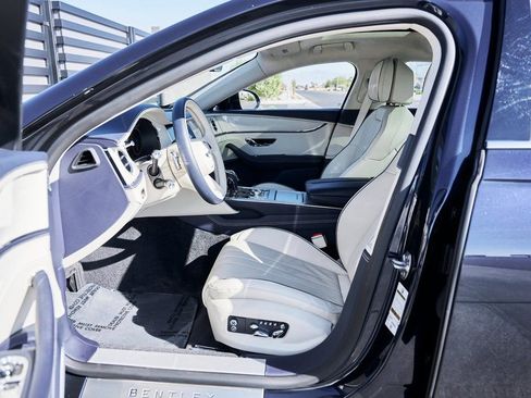 Used 2024 Bentley Flying Spur V8 image 29