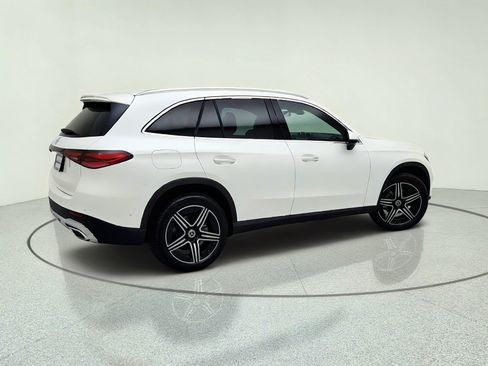 Used 2026 Mercedes-Benz GLC 300 image 8
